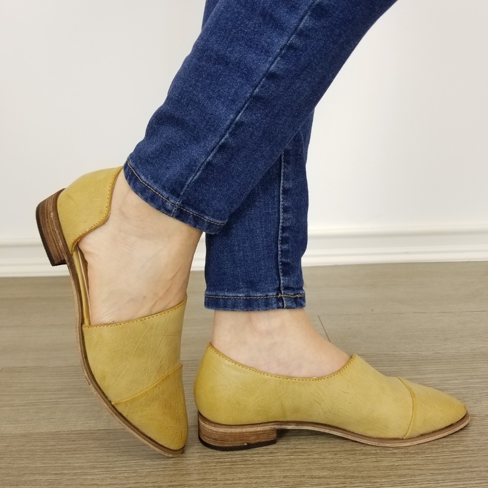 Beige Opened Side Pointy Slip On Flat Loafer - Picture 2 of 7